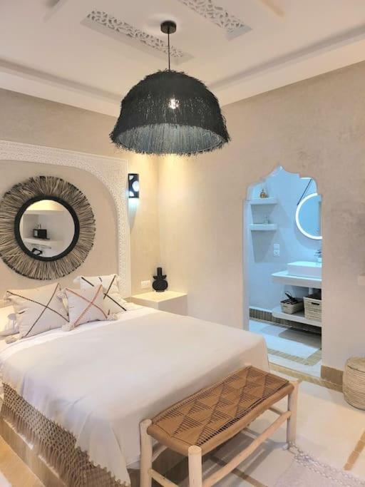 Riad Isahiac Avec Piscine En Exclusivite Marrakesh Esterno foto