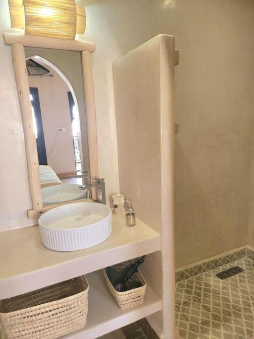 Riad Isahiac Avec Piscine En Exclusivite Marrakesh Esterno foto